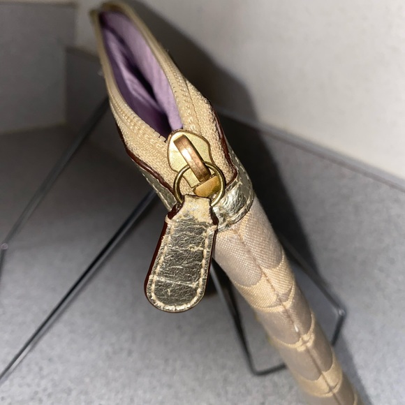 Coach Poppy Appliqué Khaki Tablet/iPad Sleeve EUC - Picture 16 of 16